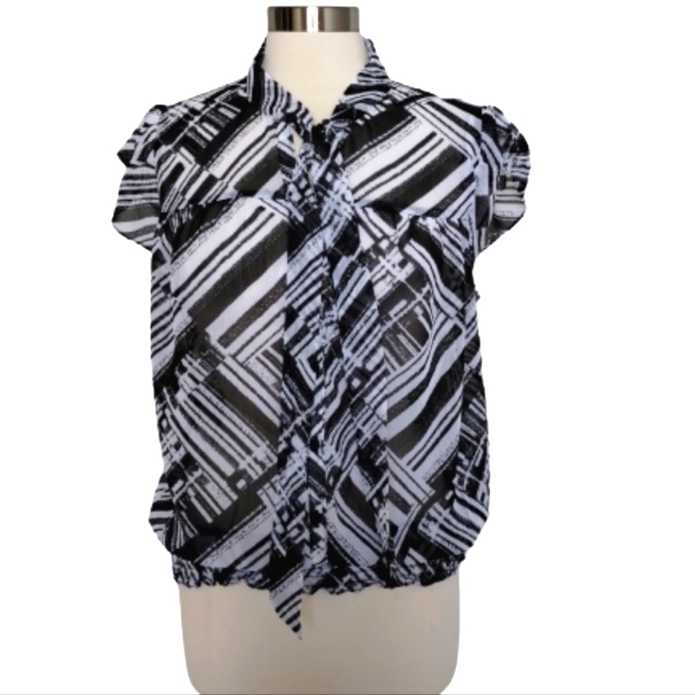 MADISON Career Blouse L Black White Abstract Geo Print Flutter Sleeve Top